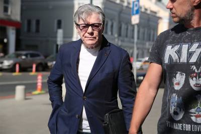 Александр Збруев - В Ленкоме заявили, что Збруев посещал больницу не из-за пневмонии - mk.ru - Москва - РСФСР