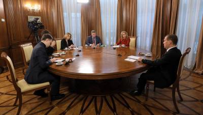 Дмитрий Медведев - Алексей Навальный - Медведев назвал деятельность Навального «циничной и разнузданной» - gazeta.ru