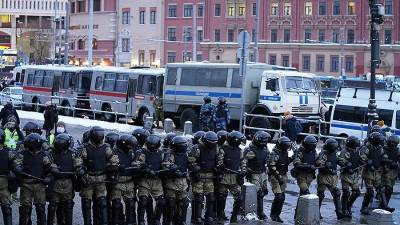 Военнослужащий и сотрудник ОМОН пострадали на акции 31 января в Москве - iz.ru - Москва