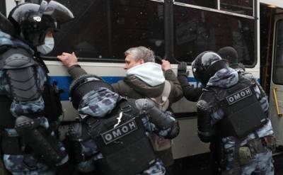 Адвокат Ахильгов: Задержанных людей на несанкционированном митинге в Москве вывозят в Подмосковье из-за нехватки мест - echo.msk.ru - Москва - Московская обл.