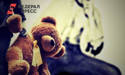 Александр Бастрыкин - Отца из Омска подозревают в истязании своих маленьких детей - fedpress.ru - Омск