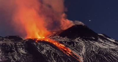 Природное огненное шоу: вулкан Этна удивил зрелищным извержением - tsn.ua