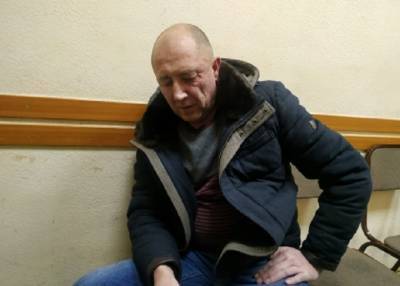 С силой бросал на пол: Омске задержали отца, который истязал маленьких детей - province.ru - Омск