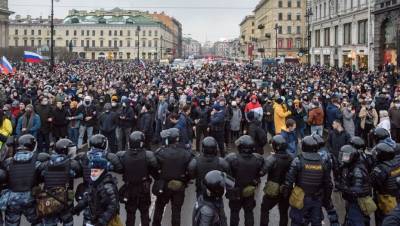 "Всё пошло не так": ради чего протестуют в России и что будет дальше - dp.ru - Москва - Хабаровск