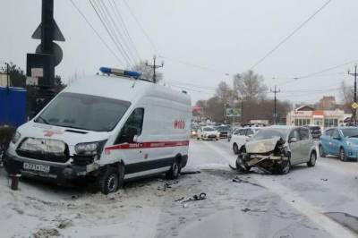 В Хабаровске на скользких рельсах попала в ДТП «скорая помощь» - hab.aif.ru - Хабаровск