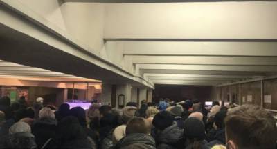 ЧП в харьковском метро, образовались огромные очереди: детали и кадры происходящего - kharkov.politeka.net - Харьковская обл. - Харьков