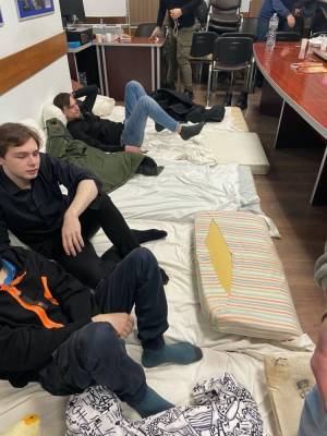 Алексей Навальный - Борис Вишневский - Петербургские правозащитники предложили обжаловать решения ночных судов - znak.com