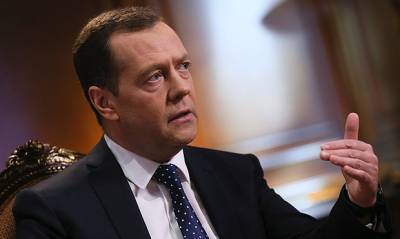 Дмитрий Медведев - Алексей Навальный - Дмитрий Медведев посетовал на алгоритмы Twitter, которые предлагают подписаться на Алексея Навального - og.ru
