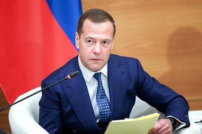 Дмитрий Медведев - Медведев назвал себя достаточно молодым, чтобы стать пожизненным сенатором - pnp.ru