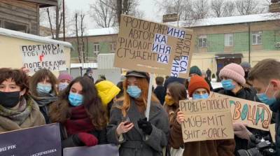 В Киеве протестуют против отмены нового украинского правописания - ru.slovoidilo.ua - місто Киев