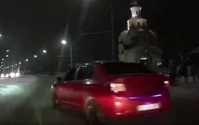 В Белой Церкви водитель вылетел на тротуар и сбил ребенка: момент ДТП попал на видео - politeka.net - Киев - Киевская обл.
