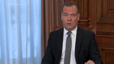 Дмитрий Медведев - Алексей Навальный - Дмитрий Медведев назвал Навального "политическим проходимцем" - piter.tv