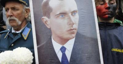 Константин Бондаренко - Степан Бандер - Киевский политолог назвал Бандеру слишком переоцененным политиком - news-front.info - Украина - Киев