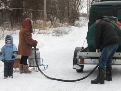 В деревню Лесная Орловского района начали подвозить воду - vechor.ru - Украина - Орловская обл. - район Орловский