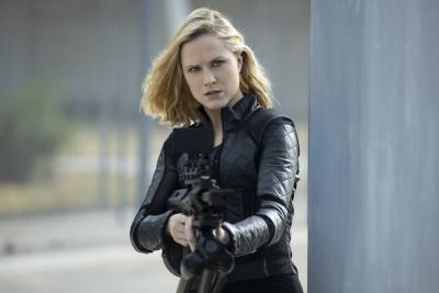 Мэрилин Мэнсон - Звезда сериала "Мир Дикого запада" обвинила Мэрилина Мэнсона в издевательствах - m24.ru