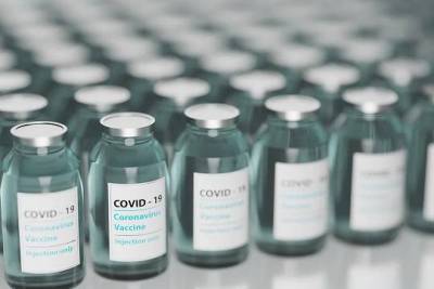 В Италии вакцинация от COVID-19 оказалась под угрозой срыва - versia.ru