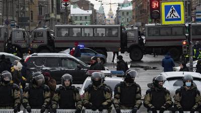 Матери задержанной на акции в Петербурге девочки грозит ограничение в правах - iz.ru - Ленинградская обл. - Санкт-Петербург