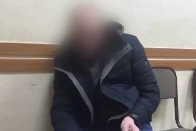 Швырявший детей на пол омич объяснил это спортивным воспитанием - mk.ru - Омск - Омская обл.