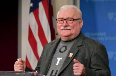 Елизавета II - Лех Валенса - Экс-президент начал подрабатывать из-за транжиры-жены - from-ua.com - Англия
