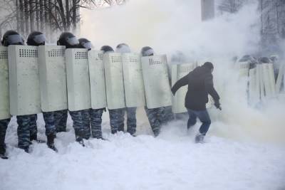 Александр Шульга - Фигурантов дела о насилии над полицейскими на митинге в Екатеринбурге оставили на свободе - znak.com - Екатеринбург - Свердловская обл.