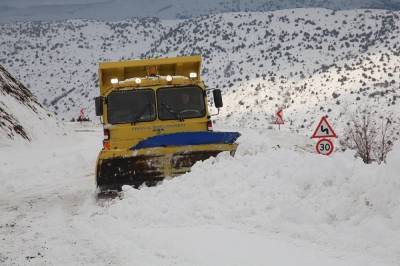 На Турцию обрушился мощный снегопад: в ловушке оказались 300 городов и сел – фото, видео - 24tv.ua - Турция
