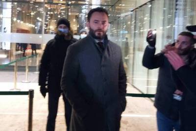 Владимир Зеленский - Александр Дубинский - На заседание "Слуги народа", где решится судьба Дубинского, не хотели пускать его адвоката - kp.ua