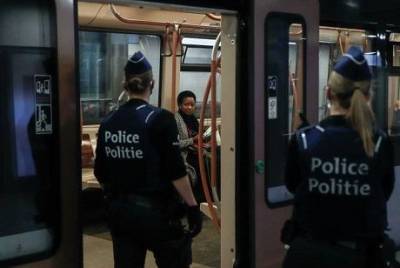 В брюссельском метро мужчина с ножом начал нападать на пассажиров - enovosty.com - Брюссель