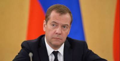 Дмитрий Медведев - Медведев считает, что идея четырехдневной рабочей недели ожила на фоне пандемии - runews24.ru - Женева