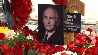 Владимир Путин - Василий Лановой - Москва простилась с последним романтиком русского театра - vesti.ru - Москва