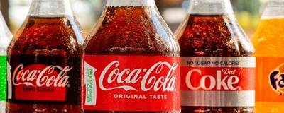 В США напитки компании Coca-Cola будут выпускать в бутылках из переработанного пластика - runews24.ru - США