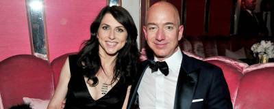 Джефф Безос - Безос и его экс-жена потратили на благотворительность больше всех миллиардеров США - runews24.ru - США