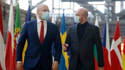 Шарль Мишель - Денис Шмыгаль - Шмыгаль в Брюсселе встретил "брата-близнеца": соцсети взорвались шутками - 24tv.ua - Брюссель - Новости