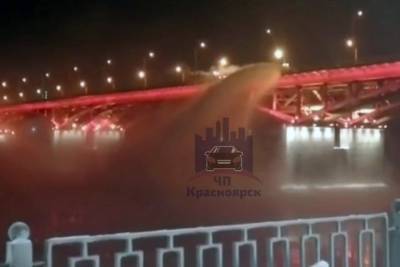 Красноярских дорожников оштрафуют за сброс снега в Енисей - tayga.info - Красноярск