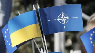 Кристина Квин - Джо Байден - Украина de facto бесправный член НАТО, проигравший войну с США, — политолог - eadaily.com - США