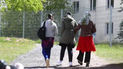Берлин - Десятки тысяч беженцев, которым отказали в убежище, смогли остаться в Германии - germania.one - Кот Дивуар