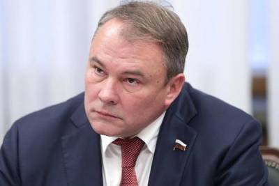 Алексей Навальный - Петр Толстой - Зампред Госдумы считает призывы к санкциям изменой родине - argumenti.ru - Россия