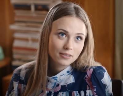 Анна Кошмал - Прислонилась босиком к стеночке: Женька из "Сватов" встала в позу в домашних трениках - ukrainianwall.com