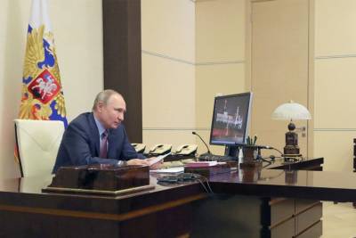 Владимир Путин - Путин поручил кабмину и властям регионов изучить ситуацию с зарплатами бюджетников - m24.ru