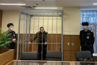 Суд арестовал подозреваемого в избиении полицейского на несогласованной акции 23 января - m24.ru - Москва