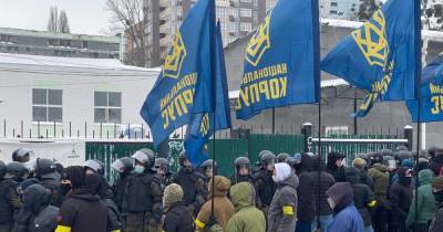 Нацкорпус заявил о блокировке якобы боевиков "ОПЗЖ" (трансляция) - focus.ua - Киев