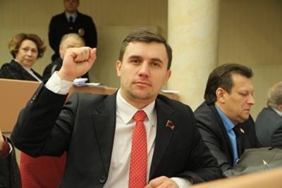 Алексей Навальный - Вячеслав Володин - Николай Бондаренко - Интервью с Николаем Бондаренко: о симпатии к Навальному, возможной борьбе с Володиным и обвинениях в коррупции - znak.com - Саратов