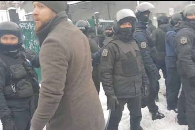 Илья Кива - В Киеве развернулось побоище между оппозицией и радикалами - news-front.info - Киев
