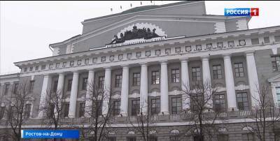 В Ростовскую область поступили памятные монеты, посвященные труду медиков во время пандемии - dontr.ru - Ростовская обл.
