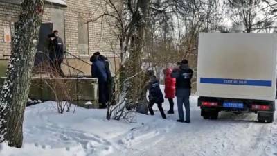 В Тверской области отчим, задушивший 13-летнюю падчерицу, доставлен на место убийства - vesti.ru - Тверь - Тверская обл.