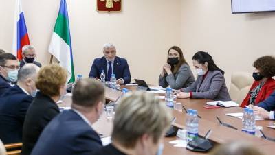 Владимир Уйба - Власти Коми задумались о жизни после "эры нефти, газа и угля" - dp.ru - респ. Коми