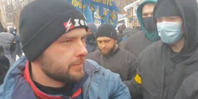 Нацкорпус объявил мужчину «боевиком Медведчука», обозвал его и порвал документы - sharij.net - Киев - Харьков