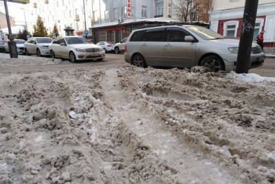 Красноярские коммунальщики снова сбрасывают снег в Енисей - kras.mk.ru - Красноярск