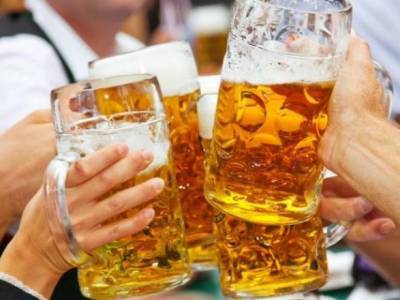 Из-за коронавируса продажи пива в британских пабах уменьшились до уровня 1920-х годов - unn.com.ua - Киев - Англия