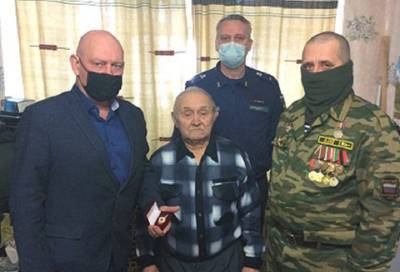 Пенсионер из Тихвина полжизни искал, где похоронен его ушедший на фронт отец - ivbg.ru