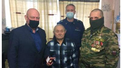 Пенсионер из Тихвина спустя 44 года узнал, где похоронен его отец, ушедший на фронт - piter.tv - район Тихвинский